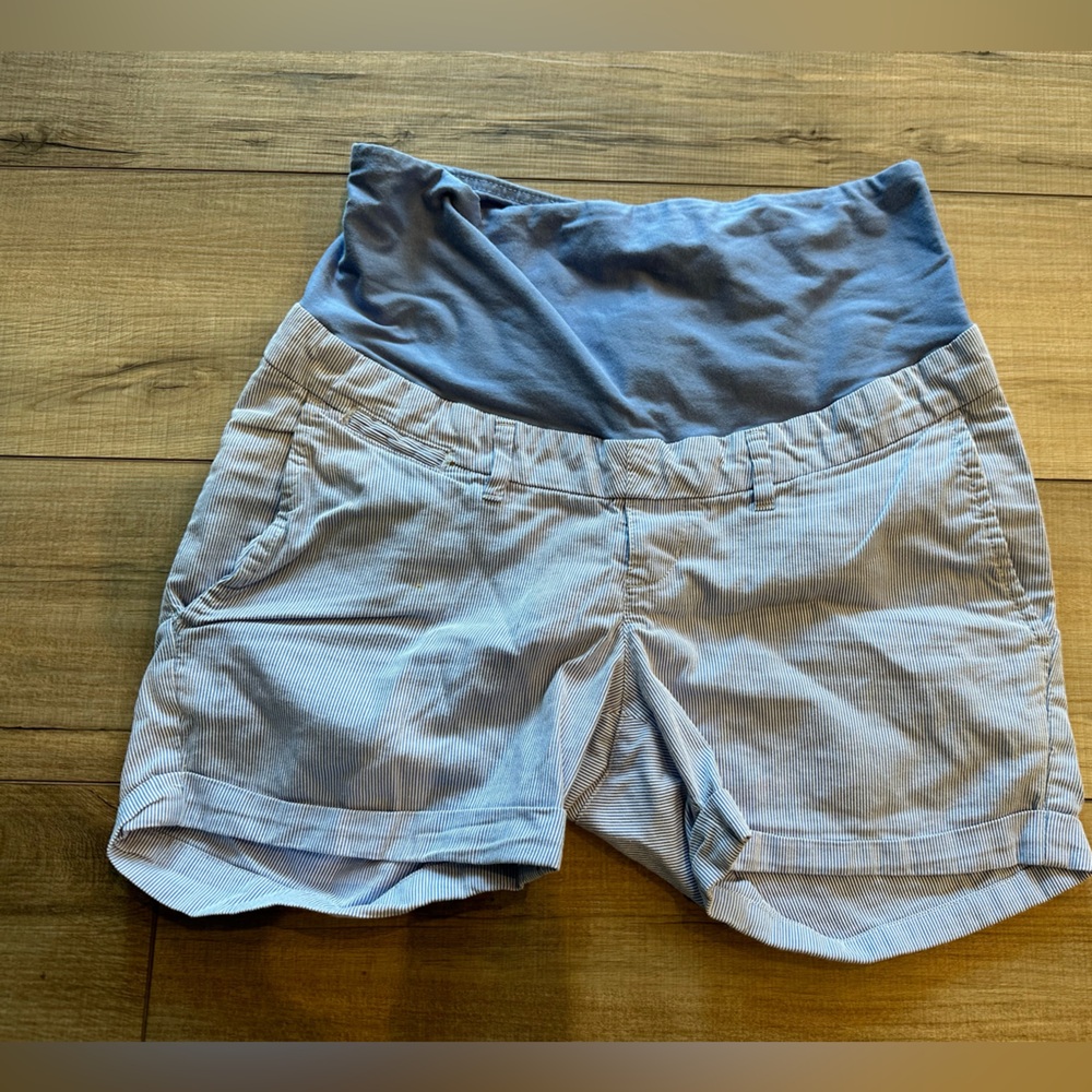 H&M Mama Maternity Striped Shorts